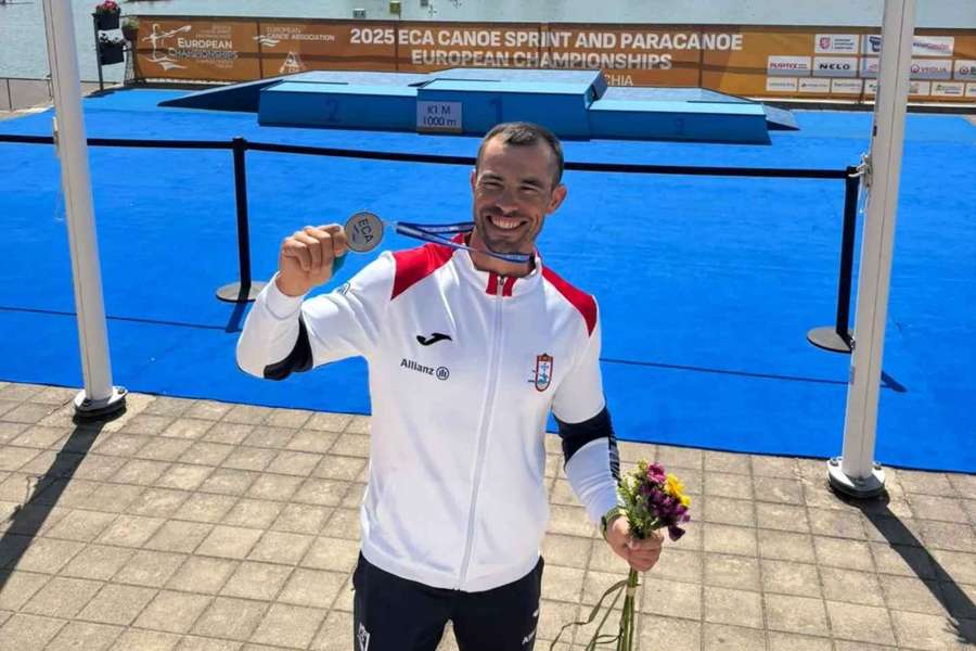 Fernando Pimenta conquistou a medalha de ouro na prova K1 1.000 metros