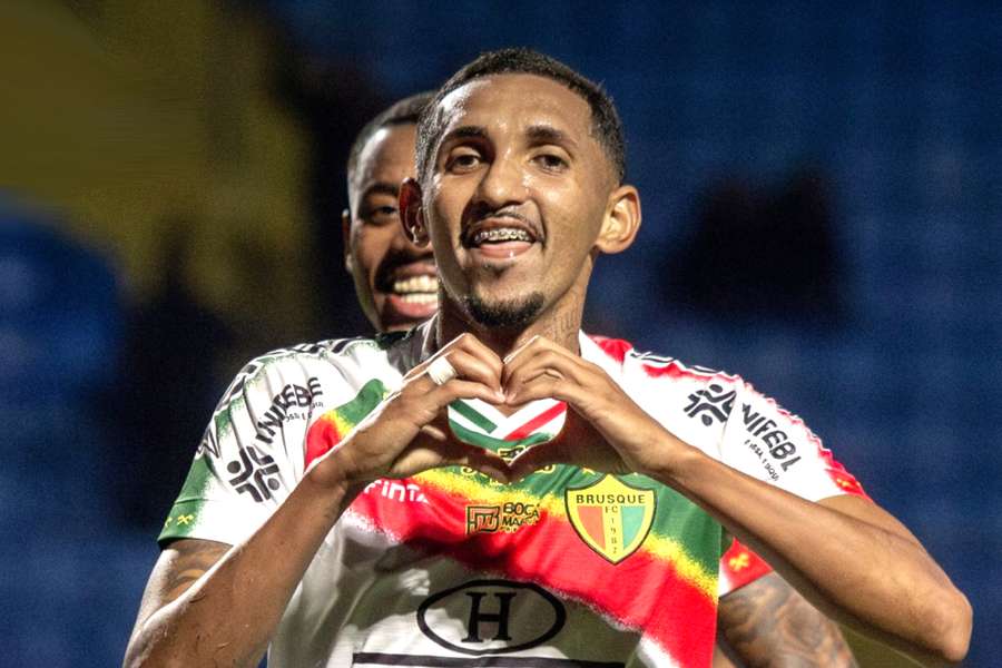 Quem sobe e quem cai? Veja o que está em jogo na última rodada da Série C
