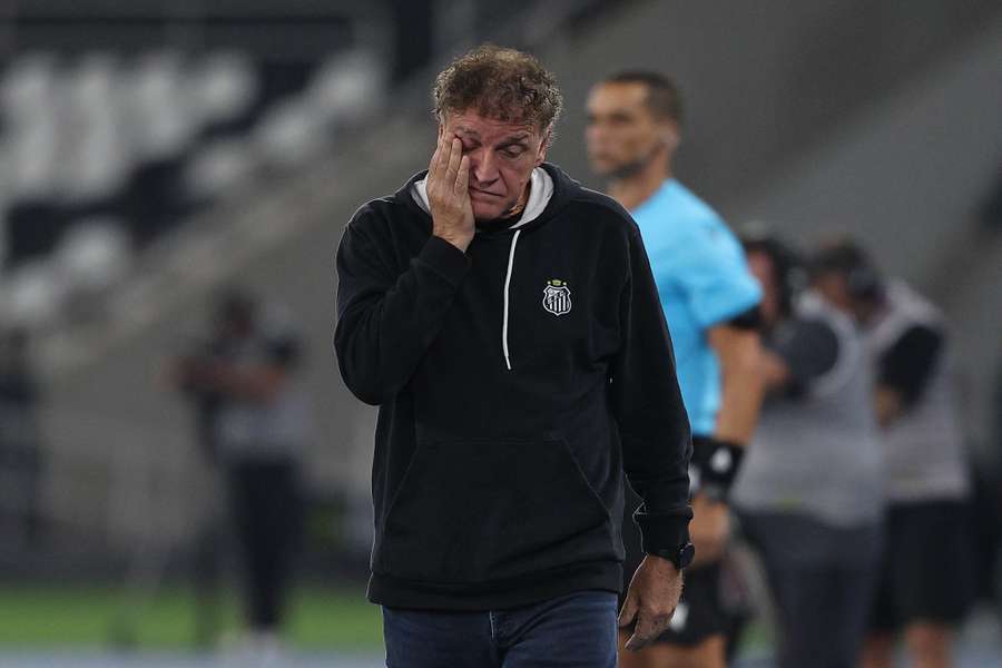 Cuca está frustrado com momento do Santos Cuca está frustrado com momento do Santos