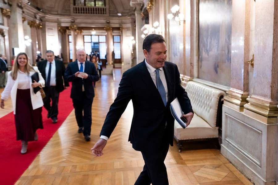 O primeiro-ministro, Luís Montenegro à chegada à Assembleia da República