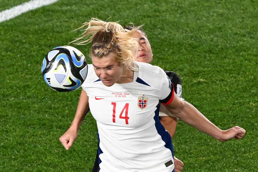 Ada Hegerberg i aktion i den første kamp mod New Zealand 