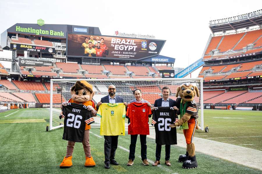 Brasil e Egito se enfrentam no Huntington Bank Stadium, a casa do Cleveland Browns Brasil e Egito se enfrentam no Huntington Bank Stadium, a casa do Cleveland Browns