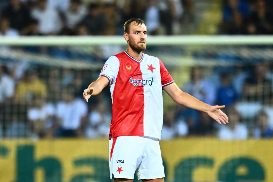 Chorý se vrátil do akce jako hráč Slavie. Chorý se vrátil do akce jako hráč Slavie.