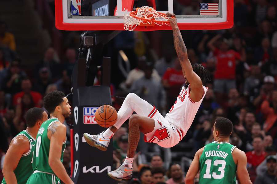 Os Bulls impuseram aos Celtics a primeira derrota na temporada