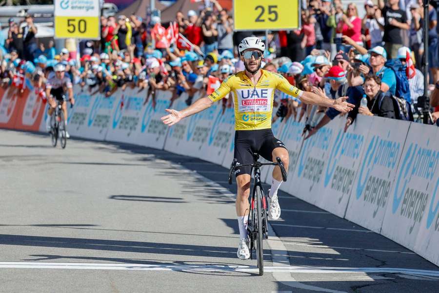 Adam Yates udbygger sin føring.