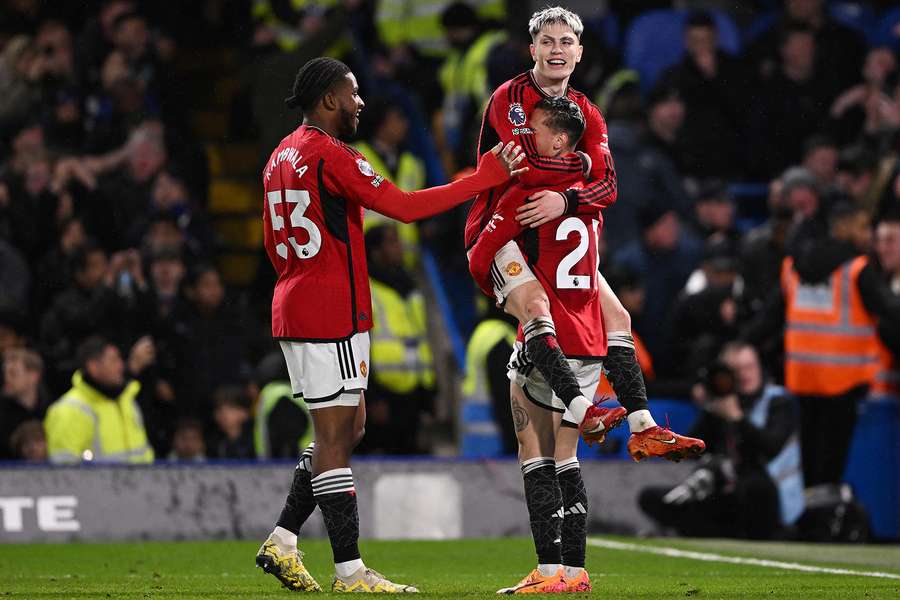 Garnacho fez dois, mas não evitou derrota do United em Londres