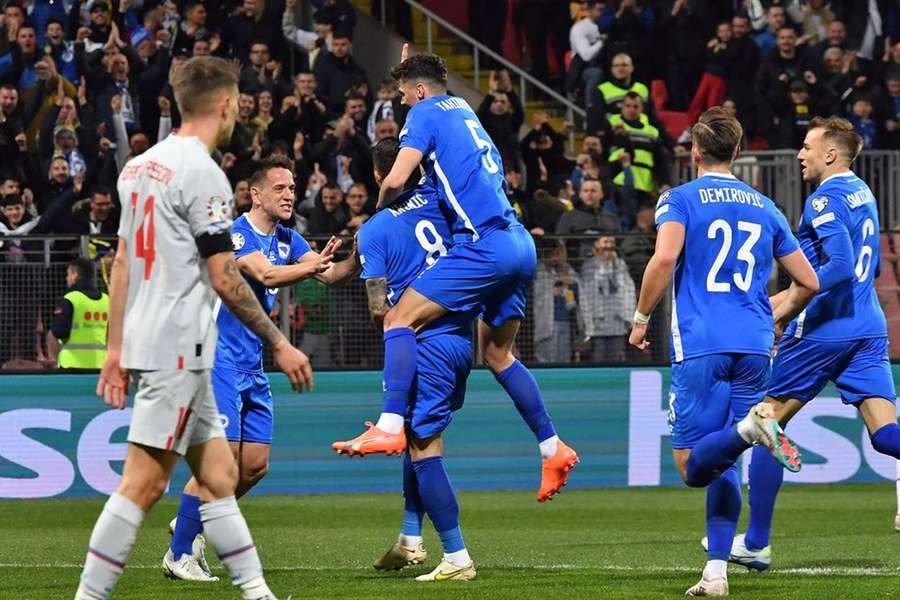 Bósnia-Herzegovina defronta Ucrânia no play-off a 21 de março