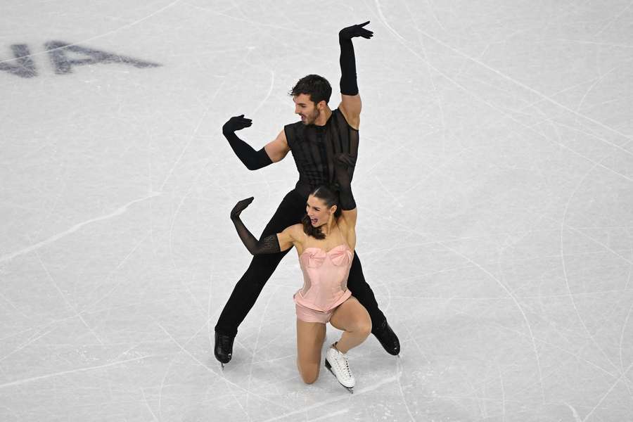 Guillaume Cizeron şi Laurence Fournier-Beaudry