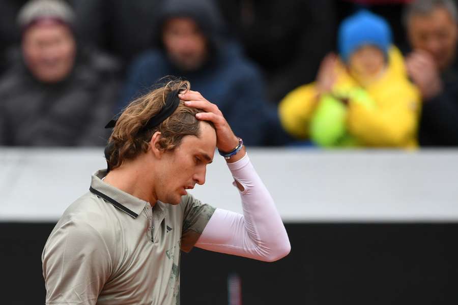 Jarige Zverev strandt bij laatste 16, Rune wel door