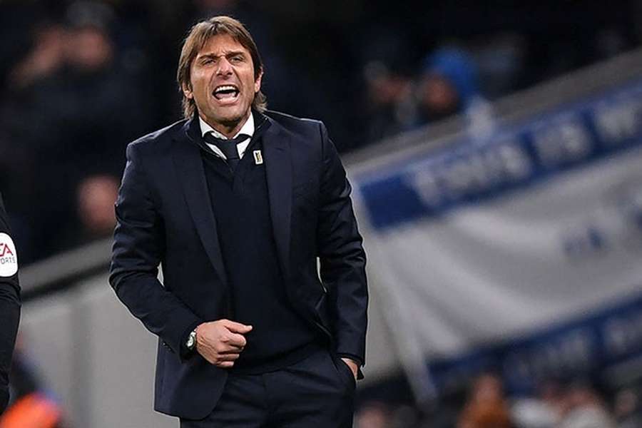 Antonio Conte vai ganhar 6,5 milhões de euros por temporada