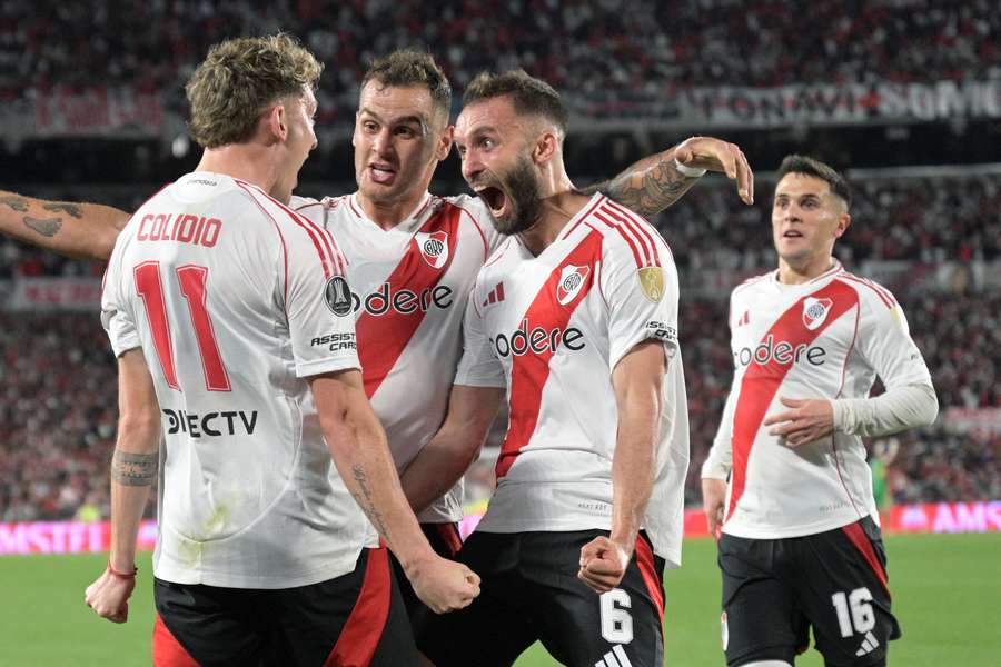 River Plate, a semifinales.