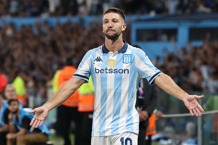 Vietto, ex de Atlético y Villarreal, milita en Racing.