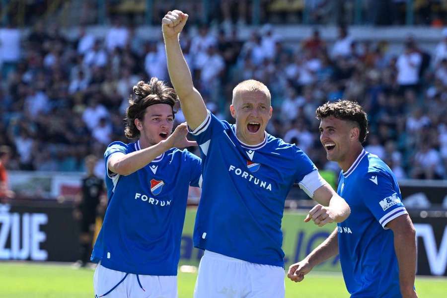 Totální bizár v zápase sezony! Baník se zachránil díky třem vlastním gólům Dukly Totální bizár v zápase sezony! Baník se zachránil díky třem vlastním gólům Dukly