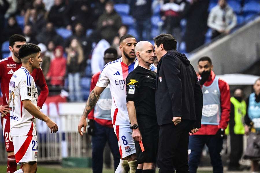 Paulo Fonseca și-a pierdut cumpătul Paulo Fonseca și-a pierdut cumpătul