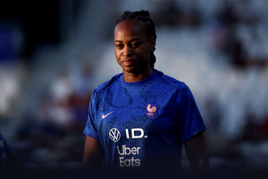 Katoto de fora das Bleues para a Liga das Nações Katoto de fora das Bleues para a Liga das Nações