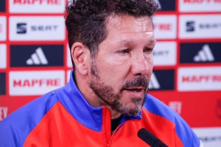 Trenér Atlétika Madrid Diego Simeone na tiskové konferenci