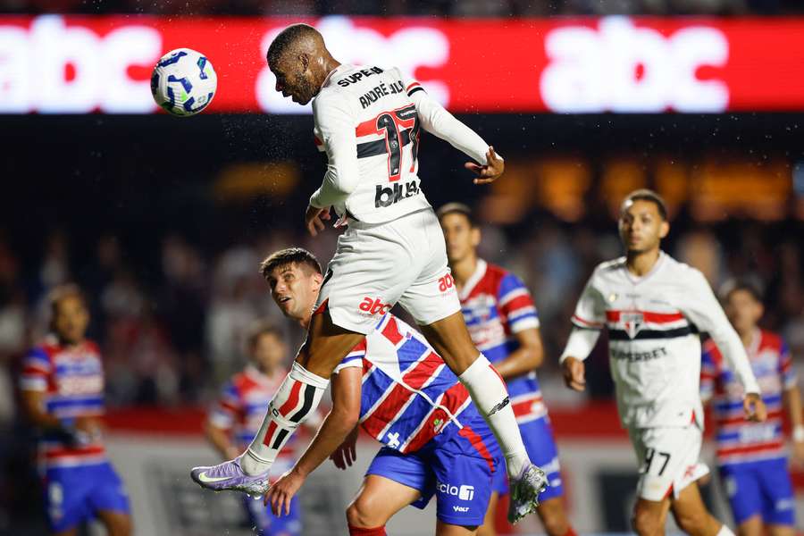 Alianza Lima e São Paulo se enfrentam nesta terça-feira (6)