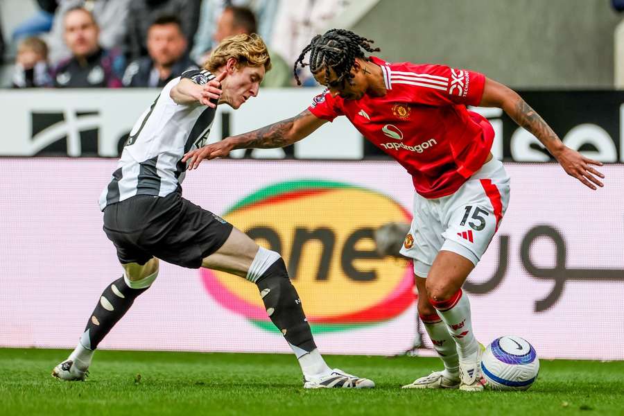 Henry's analysis of Man Utd's Yoro deleted after mass criticism