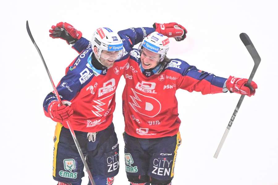 Kaut (vlevo) si proti Kometě připsal dva góly a jednu asistenci.