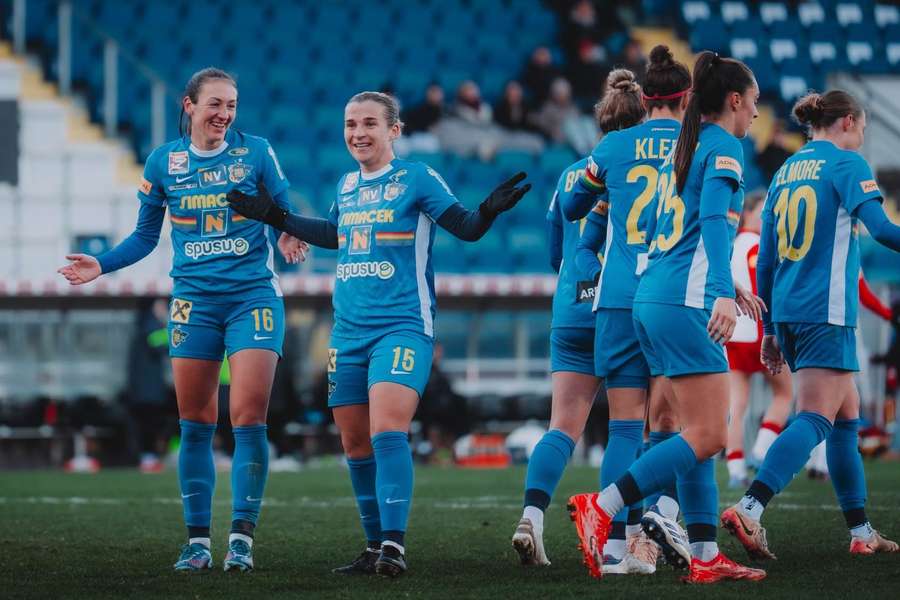 Die SKN-Frauen holen zwei Punkte auf Tabellenführer Austria Wien auf Die SKN-Frauen holen zwei Punkte auf Tabellenführer Austria Wien auf