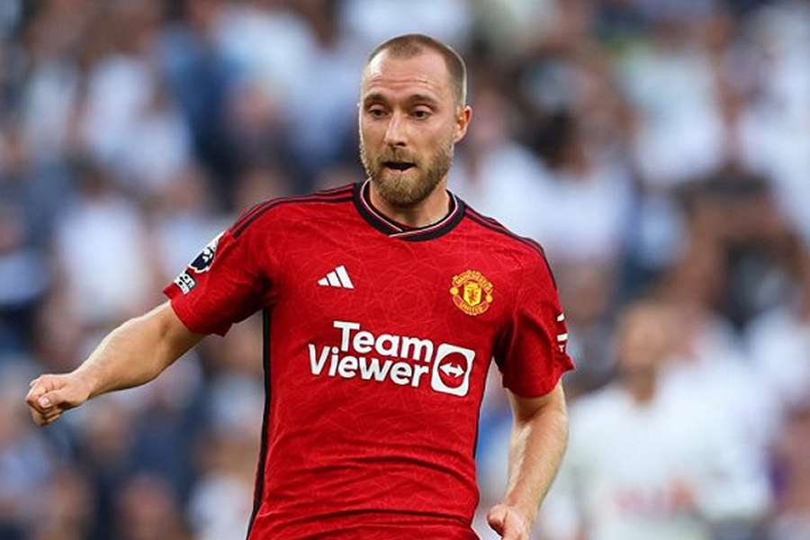 Manchester United's Bruno Fernandes celebrates after scoring his side's second goal