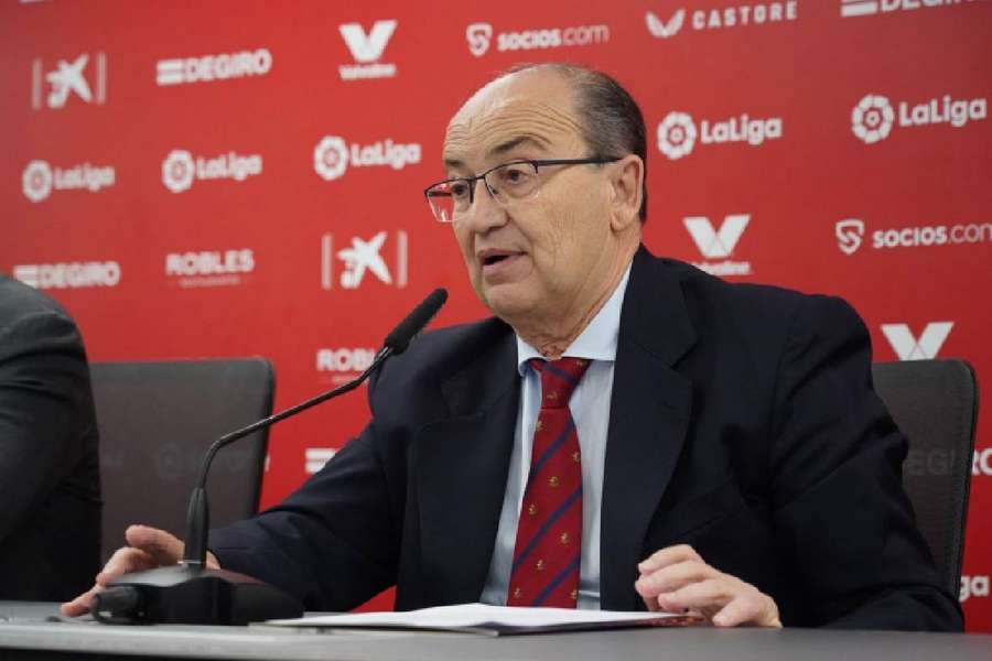 Pepe Castro, presidente do Sevilha, não estará no camarote em Montjuïc