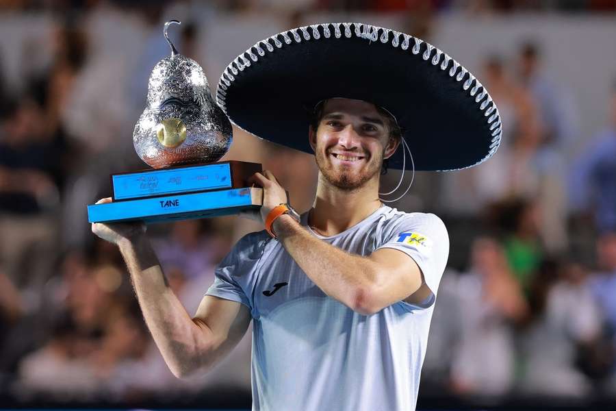 Tomáš Macháč získal v Acapulcu svůj první titul. Tomáš Macháč získal v Acapulcu svůj první titul.