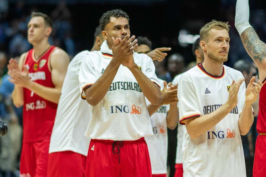 Vorbereitung oder Eröffnungsfeier: Die deutschen Basketballer müssen sich entscheiden.