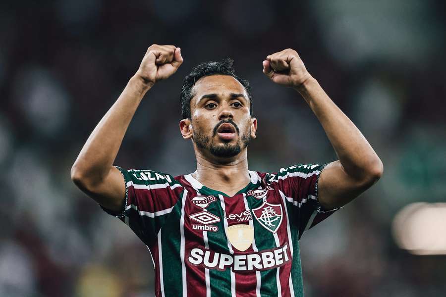 Lima abriu o placar para o Fluminense contra o Flamengo