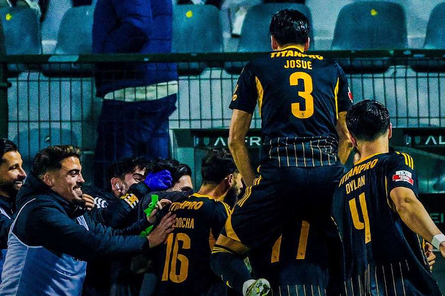 Lourosa começou mal, mas acabou a golear Lourosa começou mal, mas acabou a golear