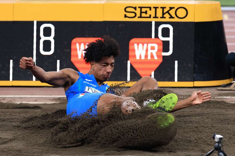 World Athletics abandona su controvertida reforma del salto de longitud