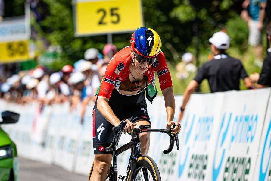 Włodarczyk dziewiąta na 6. etapie Tour de France, Niewiadoma utrzymała trzecie miejsce Włodarczyk dziewiąta na 6. etapie Tour de France, Niewiadoma utrzymała trzecie miejsce