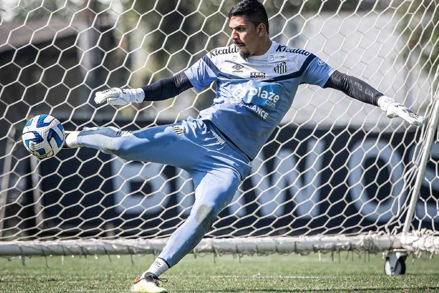 Santos e Athletico-PR abrem a 18ª rodada do Brasileirão