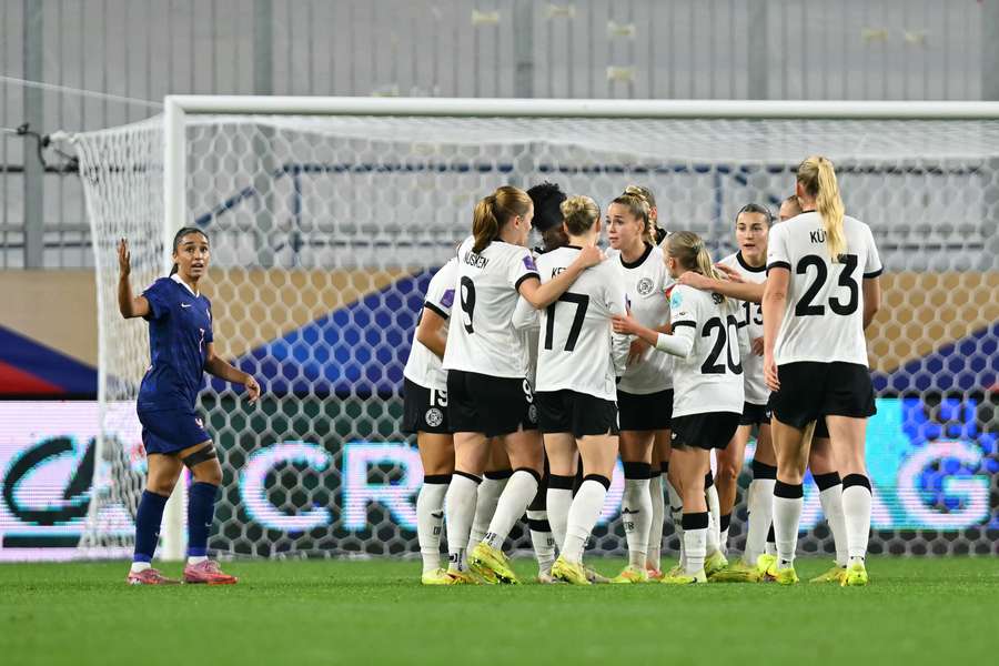 Les Bleues arrachent le match nul face à l'Allemagne mais n'iront pas en finale Les Bleues arrachent le match nul face à l'Allemagne mais n'iront pas en finale