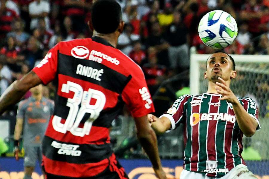 Fla e Flu tiveram um gol anulado cada