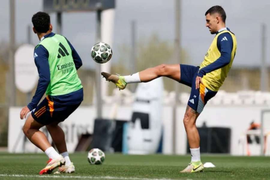 Ceballos, entrenando este lunes, a dos días vista del duelo ante el Arsenal