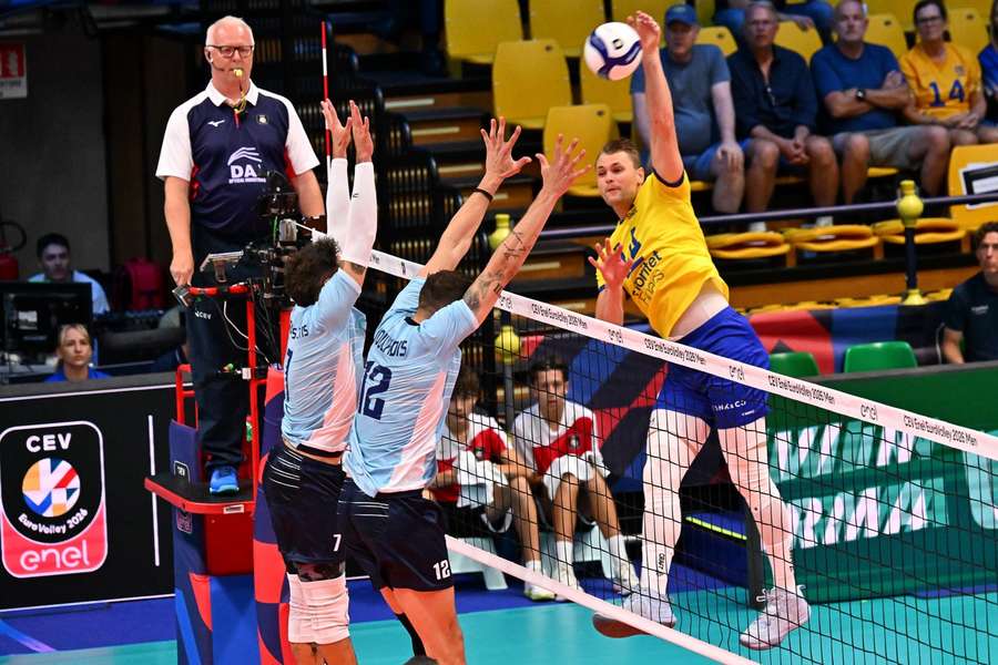 Sweden and Greece in action in Modena Sweden and Greece in action in Modena