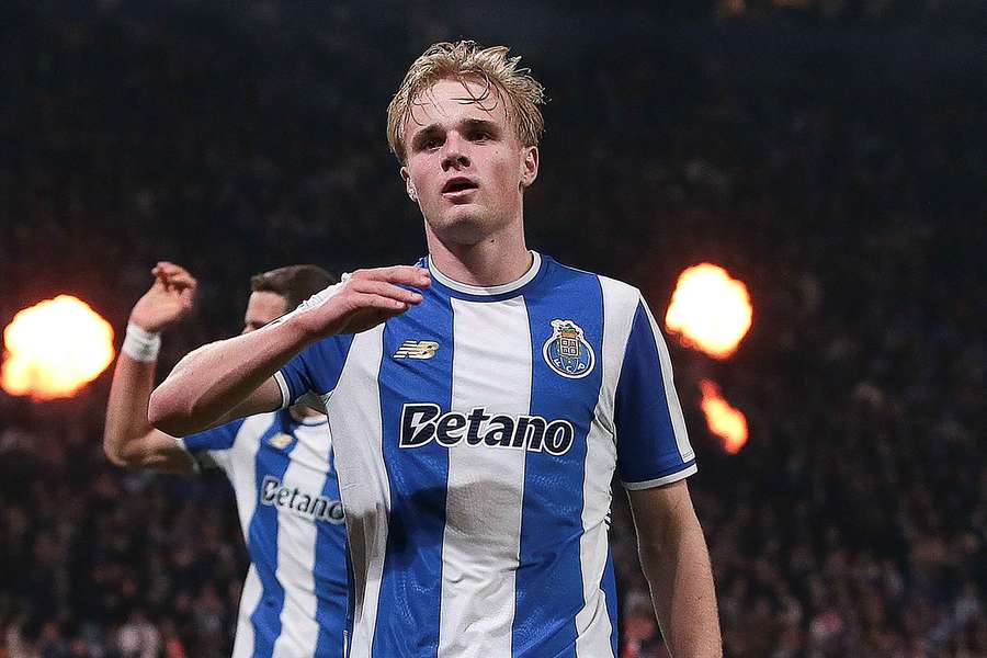 Froholdt foi o melhor em campo Froholdt foi o melhor em campo