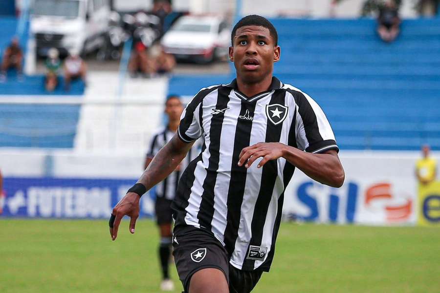 Botafogo bateu IAC nos pênaltis em Taubaté