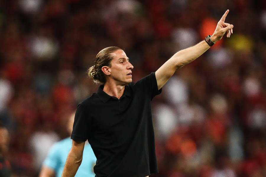 Filipe Luís tem um início de carreira muito promissor Filipe Luís tem um início de carreira muito promissor