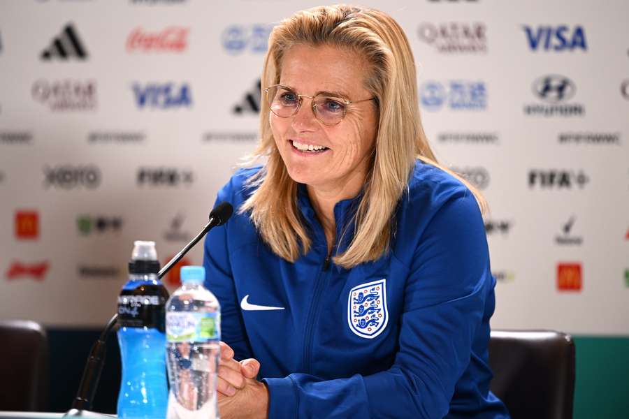 Sarina Wiegman tijdens de persconferentie voor de halve finale