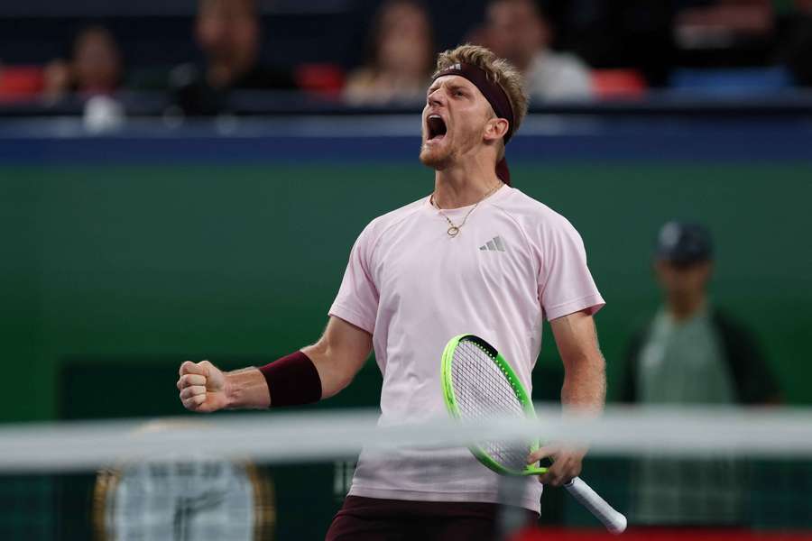 Hiszpański finał w Szanghaju. Davidovich Fokina pokonał Zvereva, triumf Jodara Hiszpański finał w Szanghaju. Davidovich Fokina pokonał Zvereva, triumf Jodara