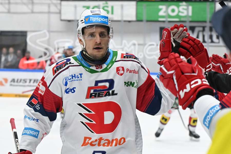 Vondráček prodloužil kontrakt v Pardubicích.