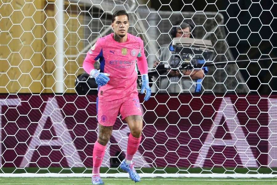 Ederson no estará en el debut del Manchester City en la Premier League