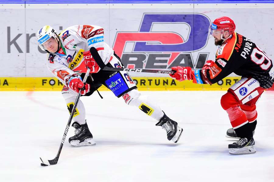 Duel Pardubíc a Hradca Králové priniesol niekoľko pekných hokejových momentov.
