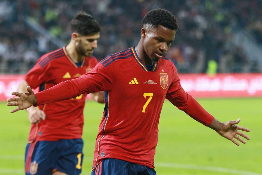 Ansu Fati soma já sete jogos por Espanha