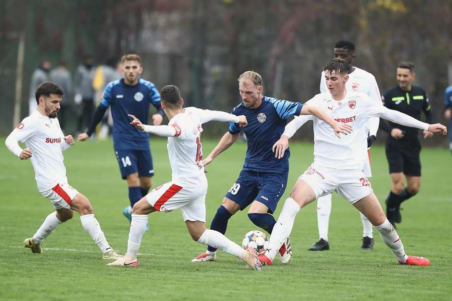 Metaloglobus - Dinamo