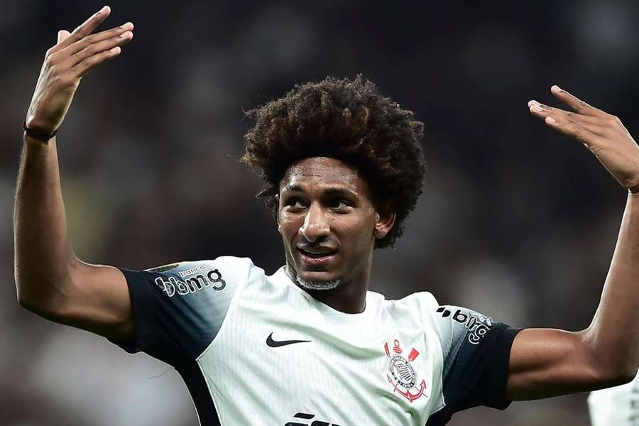 Talles Magno garantiu a vitória do Corinthians sobre o Velo Clube