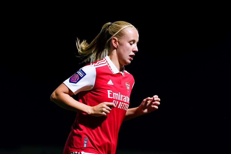 Beth Mead in action for Arsenal