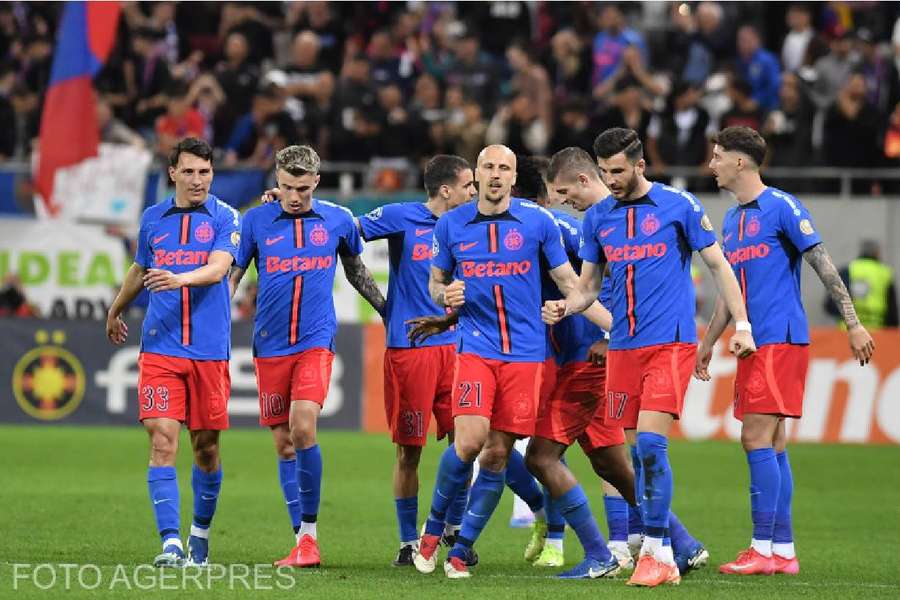 Jucătorii FCSB sărbătoresc marcarea unui gol